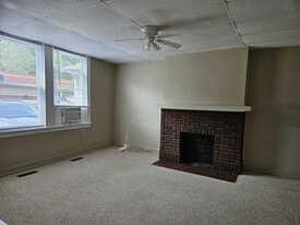 Building Photo - 993 National Rd