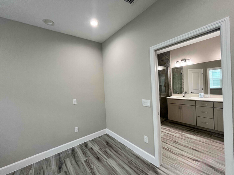 Building Photo - 212 Gypsy Palace Ln