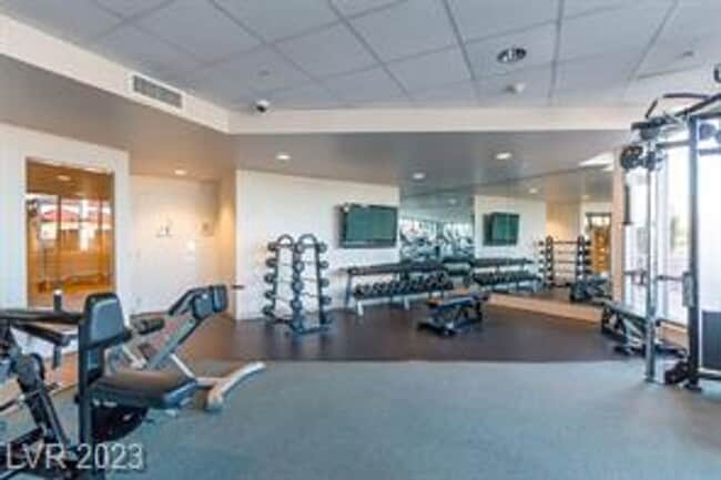 Building Photo - Allure Stunner!