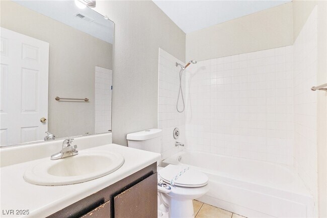 Building Photo - 2685 Jennydiane Dr