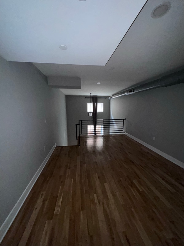 Building Photo - 1523 W Girard Ave