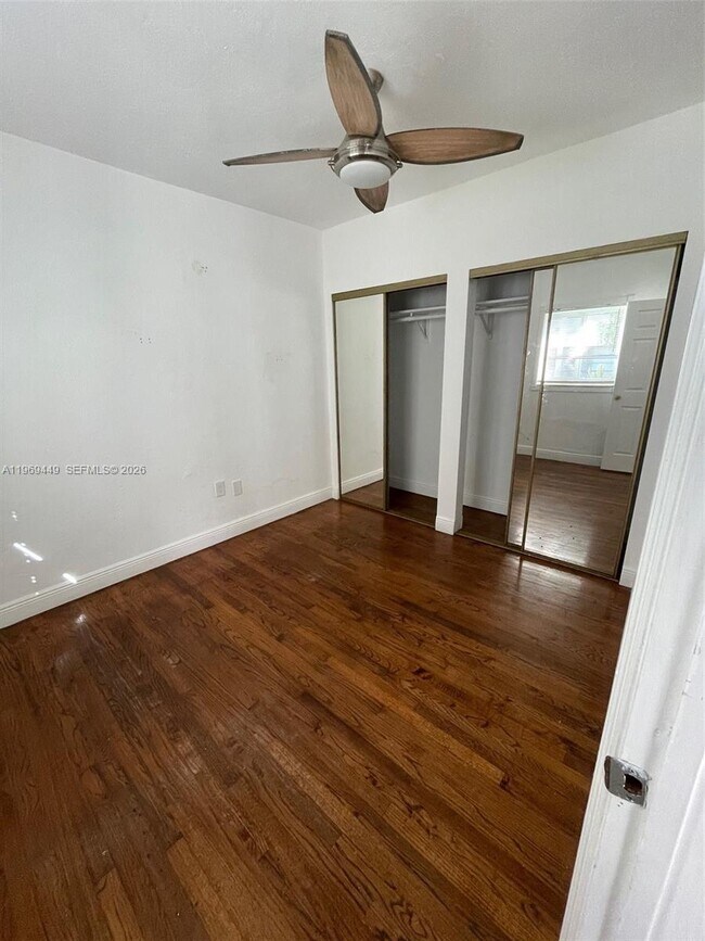 Building Photo - 6941 Bay Dr