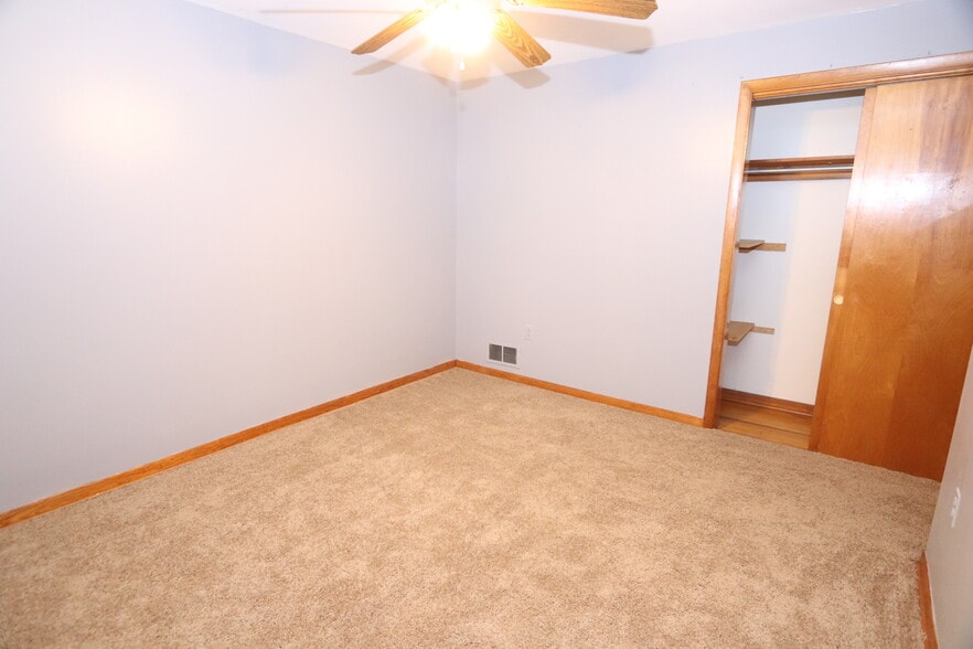 Bedroom 1 - 3246 Ladoga St