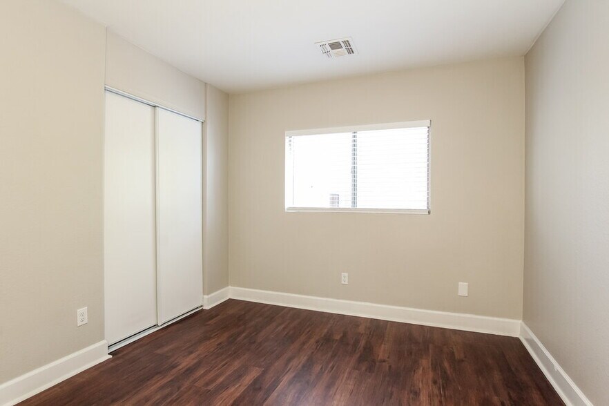 Building Photo - 9642 W Kingman St