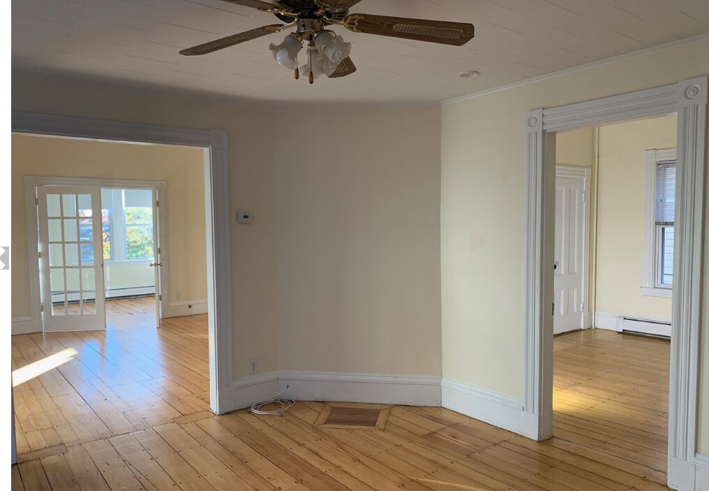 Building Photo - 547 Broadway