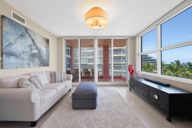 Building Photo - 2110 N Ocean Blvd