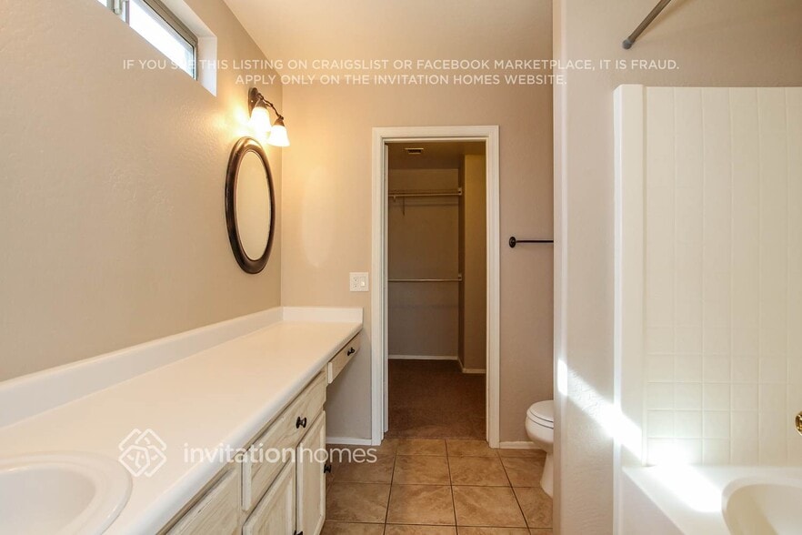 Building Photo - 13032 W Mauna Loa Ln