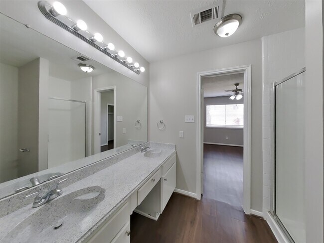 Building Photo - 28707 Binefield St