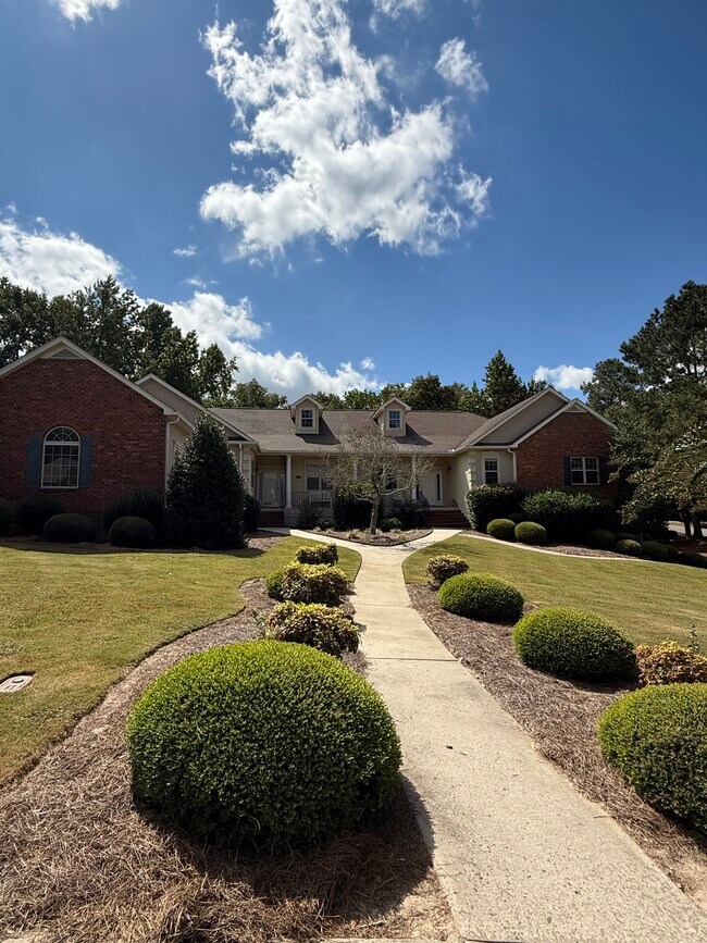 Primary Photo - 100 Cottonwood Creek Ln