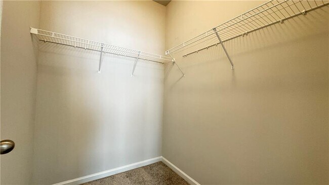 Building Photo - 4587 Silver Oak Dr SW