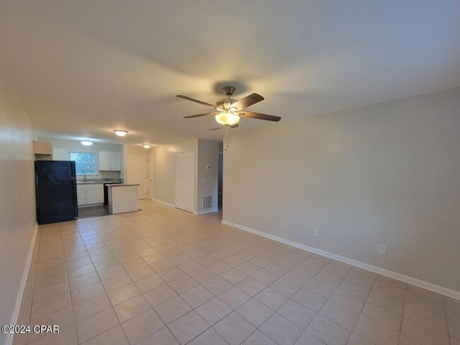 Building Photo - 5820 Hickory St