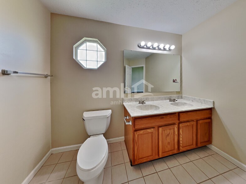 Building Photo - 529 Austrian Way