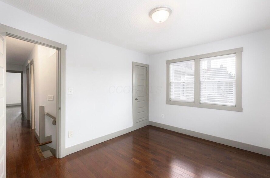 Building Photo - 2411 Indianola Ave