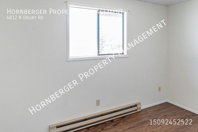 Building Photo - 4812 N Drury Rd