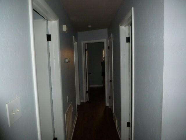 Building Photo - 2421 Sandra Dr