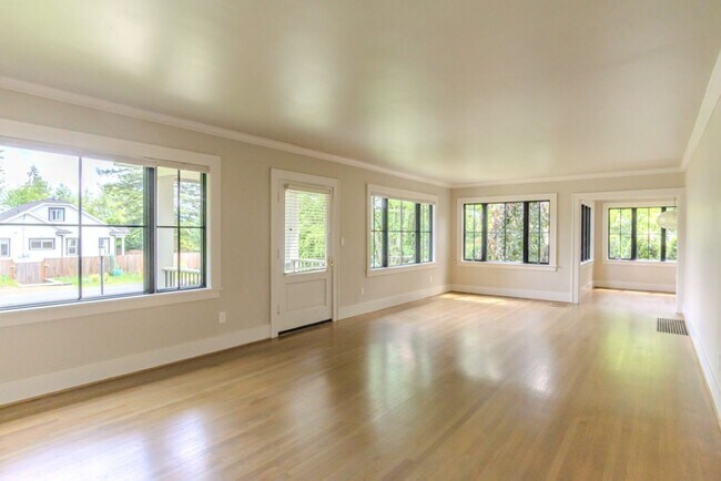 Building Photo - 4Bd/2.75Ba Seattle House