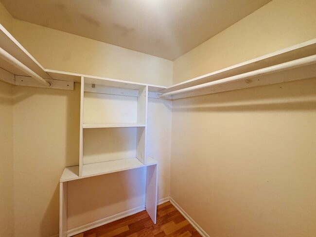 Building Photo - 8025 S Colony Cir