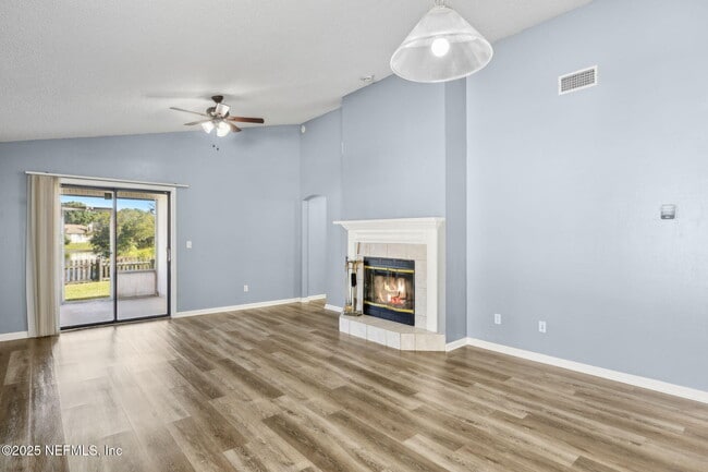 Building Photo - 8047 Beaver Creek Dr