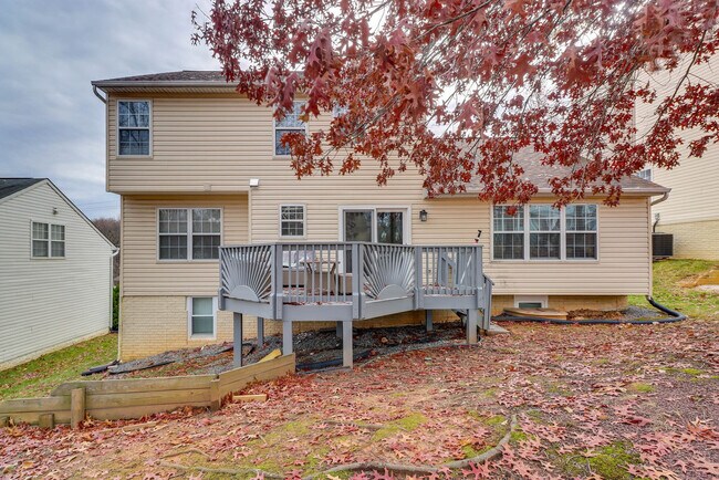 Building Photo - 3102 Hillside Ave
