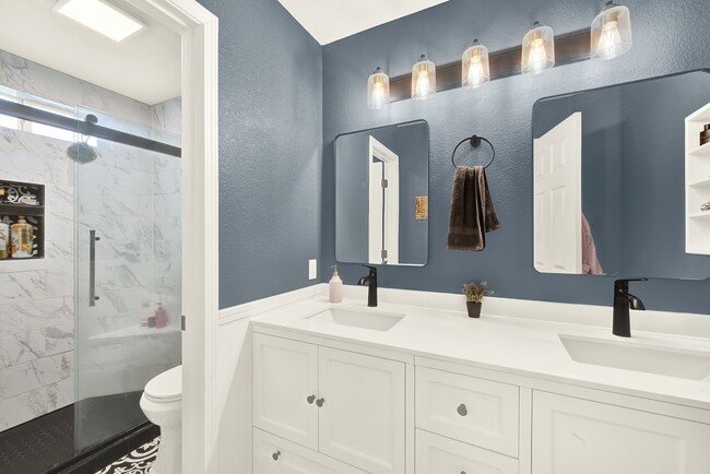 Building Photo - 209 White Oak Ln