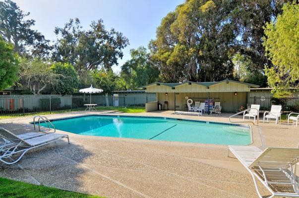 Building Photo - 278 Monroe Dr