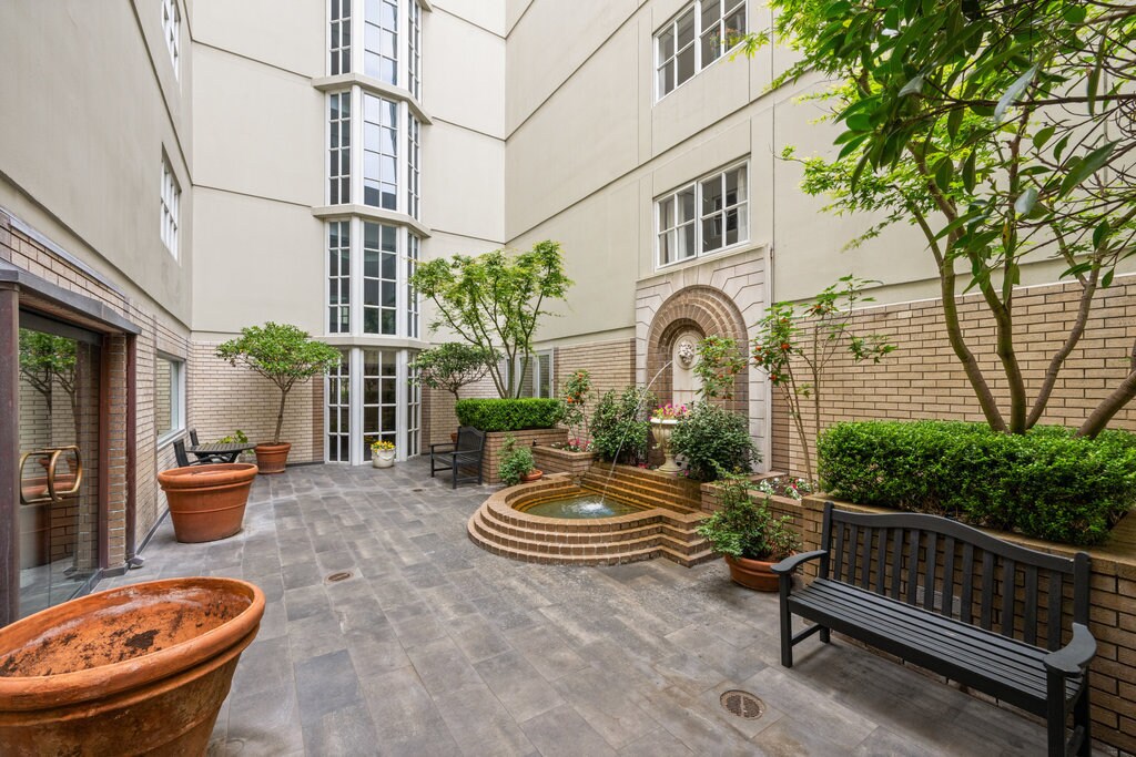Building Photo - 1255 California St
