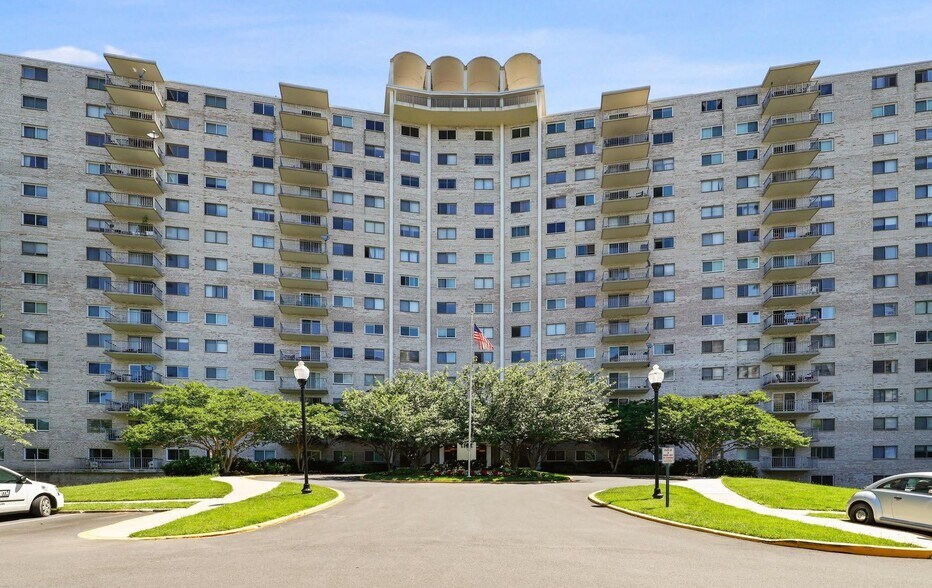 Building Photo - 1111 University Blvd W