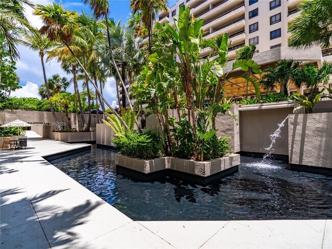 Building Photo - 101 Crandon Blvd