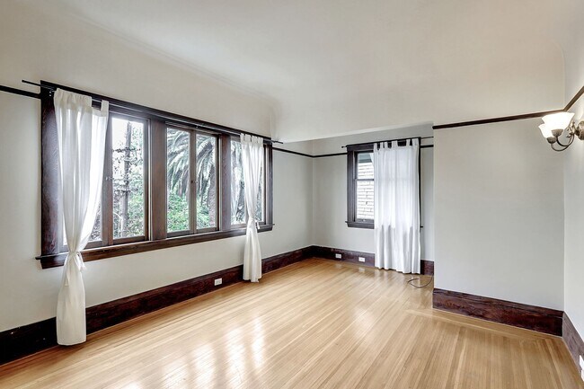 Building Photo - Perfect Blend of Piedmont Ave Energy & Tree-Lined Tranquility