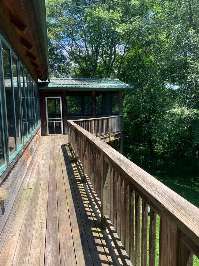 Building Photo - 504 Stuart Williams Rd