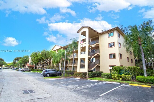 Building Photo - 900 SW 142nd Ave