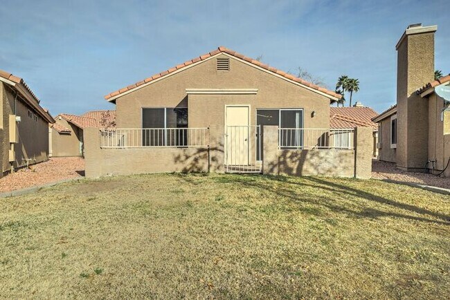 Building Photo - READY TO VIEW NOW! Recently Renovated 2bed/2bath Townhouse in Peoria!