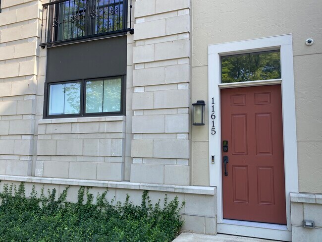 Building Photo - 11615 Lake Ave