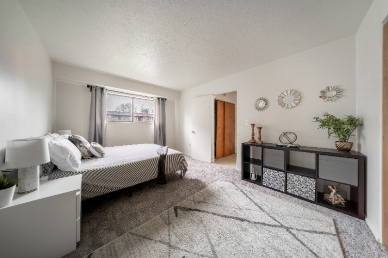 Building Photo - 6615 Center St