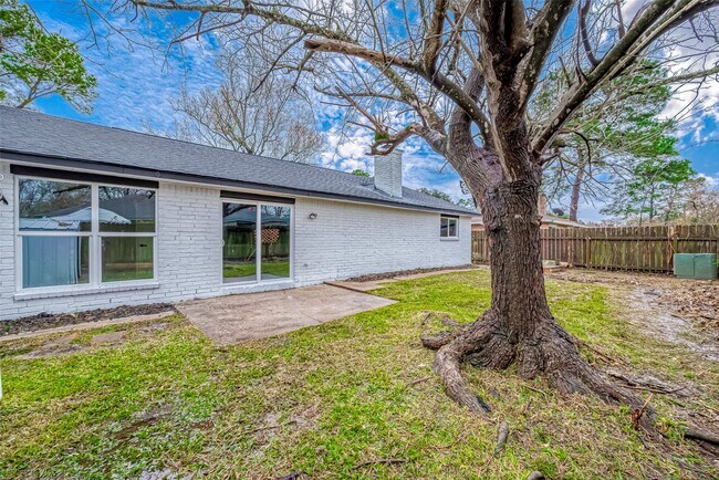 Building Photo - 23227 Pine Post Ln