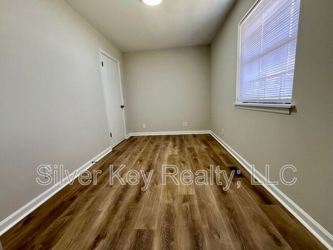 Building Photo - 1719 Reed Rd