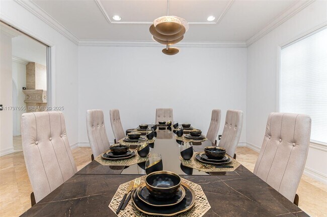 Building Photo - 1309 Middle River Dr