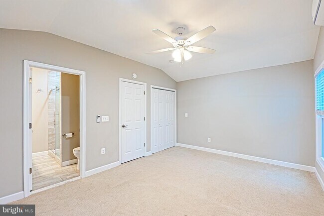 Building Photo - 9705 Locust Hill Dr