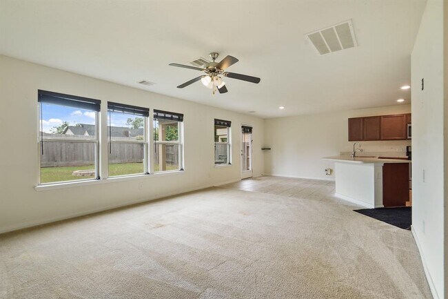 Building Photo - 7239 Mountain Prairie Dr
