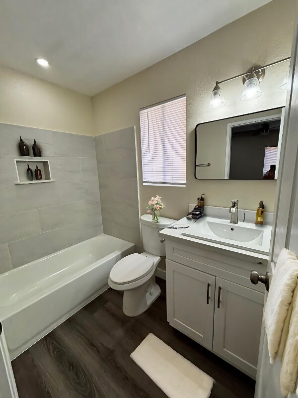 Building Photo - 28166 Via Princesa