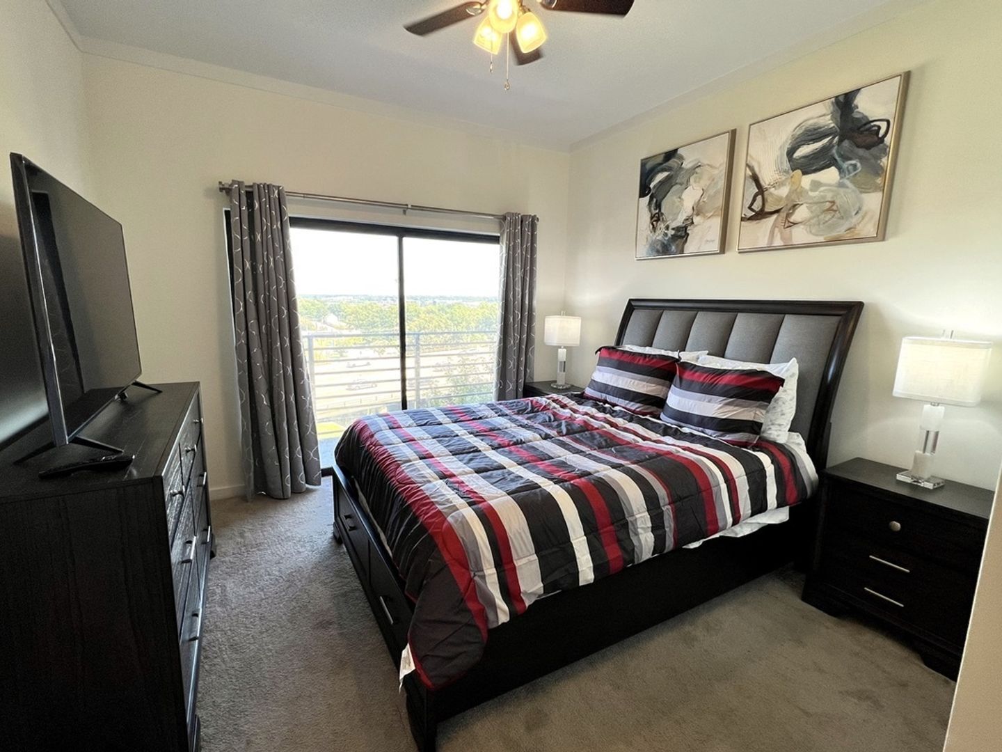 Building Photo - 715 N Church St