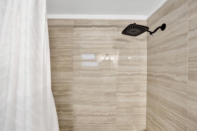 Building Photo - 4658 Bougainvilla Dr