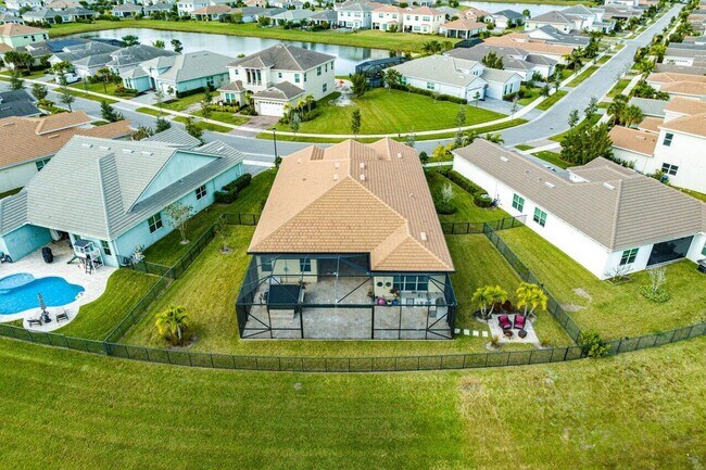 Building Photo - 15964 Whippoorwill Cir