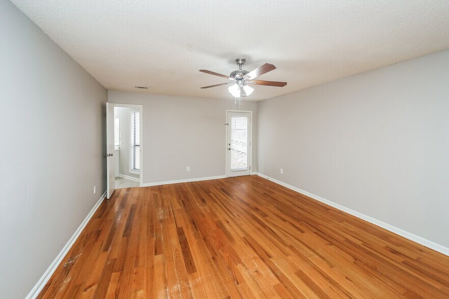 Building Photo - 353 Ericson Rd