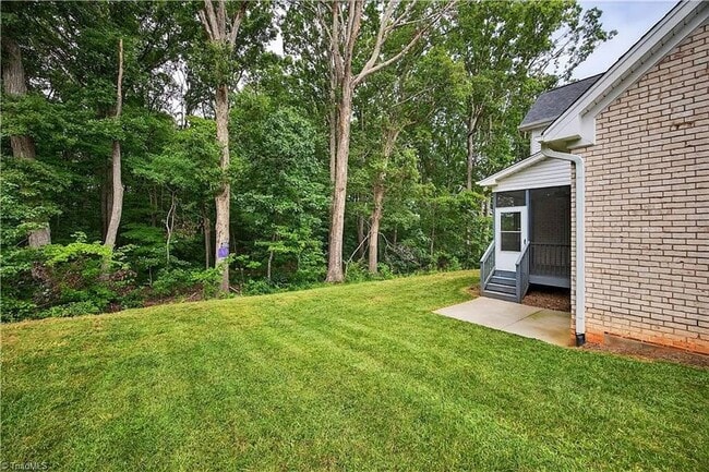 Building Photo - ****** $200 OFF FIRST FULL MONTH OF RENT!! ******