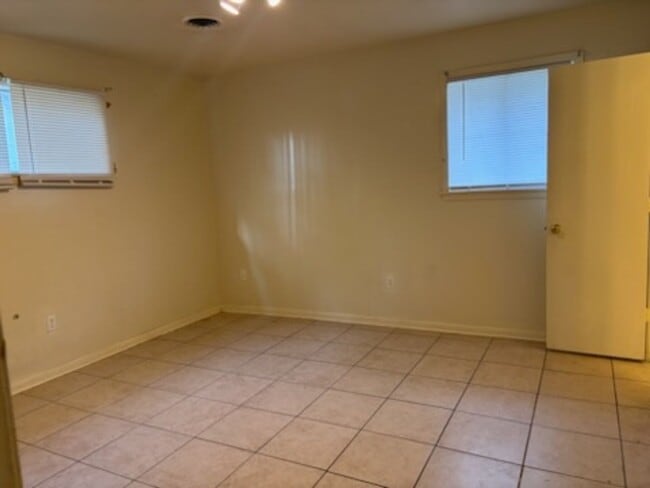 Building Photo - 1134 Autumn St