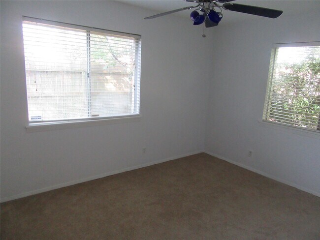 Building Photo - 2912 25th St N