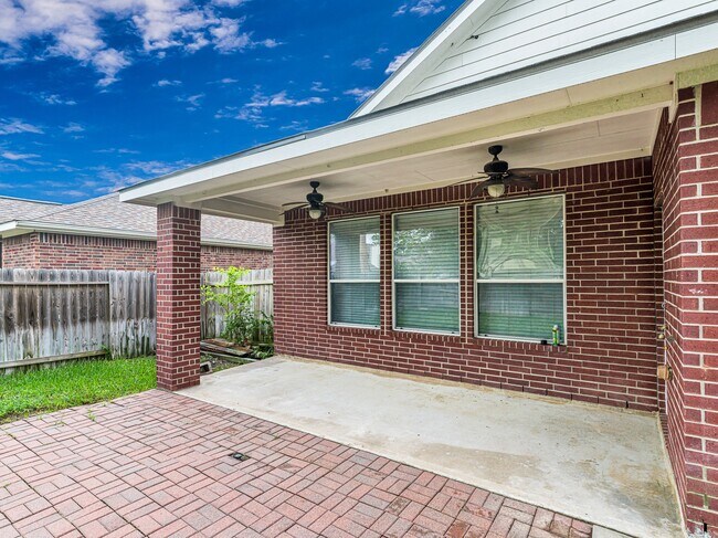 Building Photo - 24526 Blane Dr