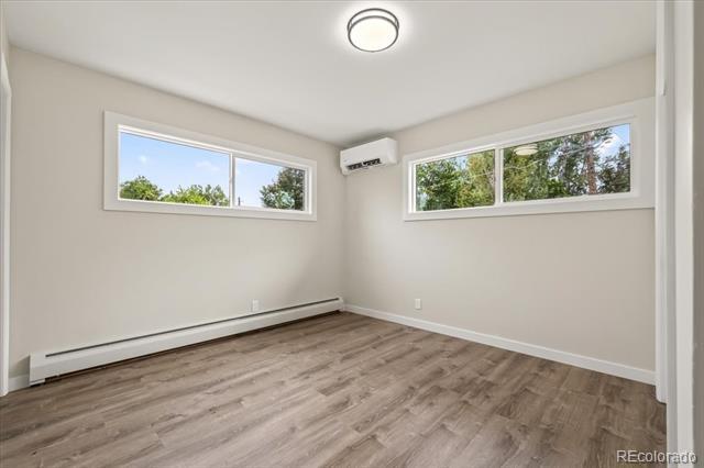 Building Photo - 2560 Brentwood St