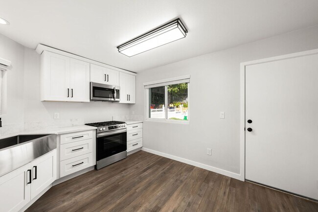 Building Photo - COMING SOON - Beautiful Highland Home